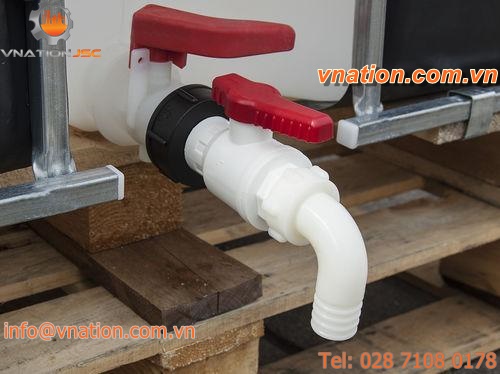 IBC container faucet / draining
