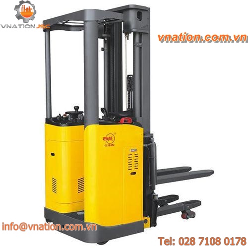 electric forklift / ride-on / narrow-aisle / handling