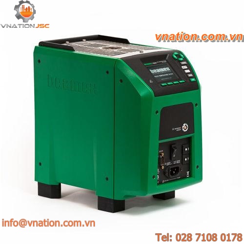 temperature calibrator / portable / dry-block