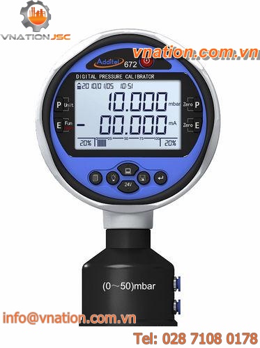 pressure calibrator / for pressure gauges / with integrated data logger / temperature compensated