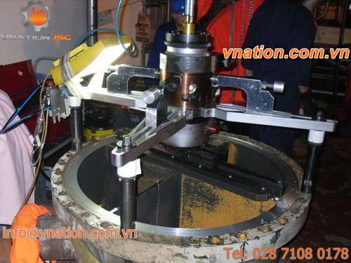 universal turning machine / 2-axis / for valves and flanges / mobile