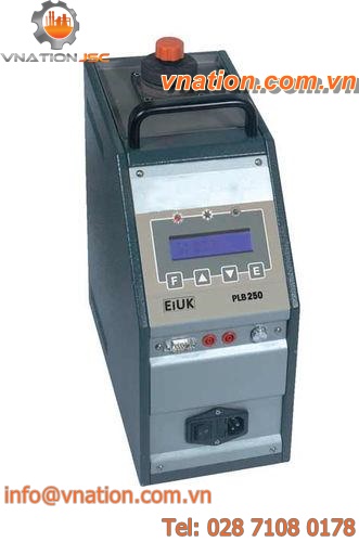 temperature calibrator / liquid bath / programmable / digital