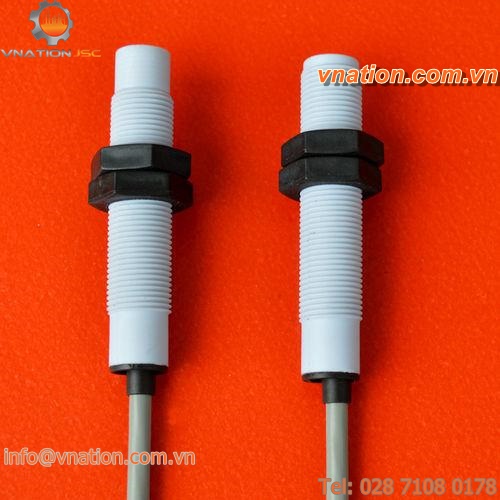 capacitive proximity sensor / cylindrical M12 / with switching function / IP67
