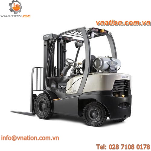 gas forklift / ride-on / handling / with super-elastic tires