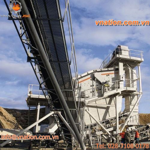 linear vibrating screener / for bulk materials / for mining / banana